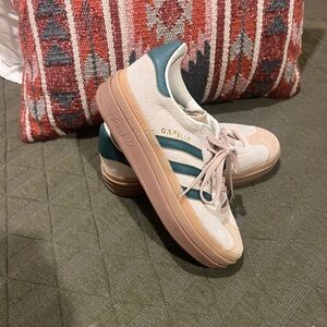 Womens Adidas’s Originals Platform Gazelles 6.5
